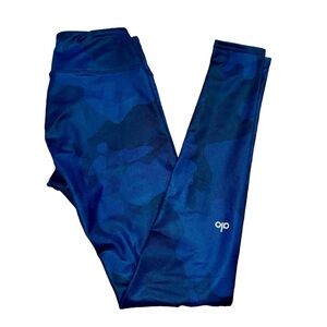 Alo Yoga Airbrush Leggings Women's Size XS 0 / 2 Blue Camouflage Activewear